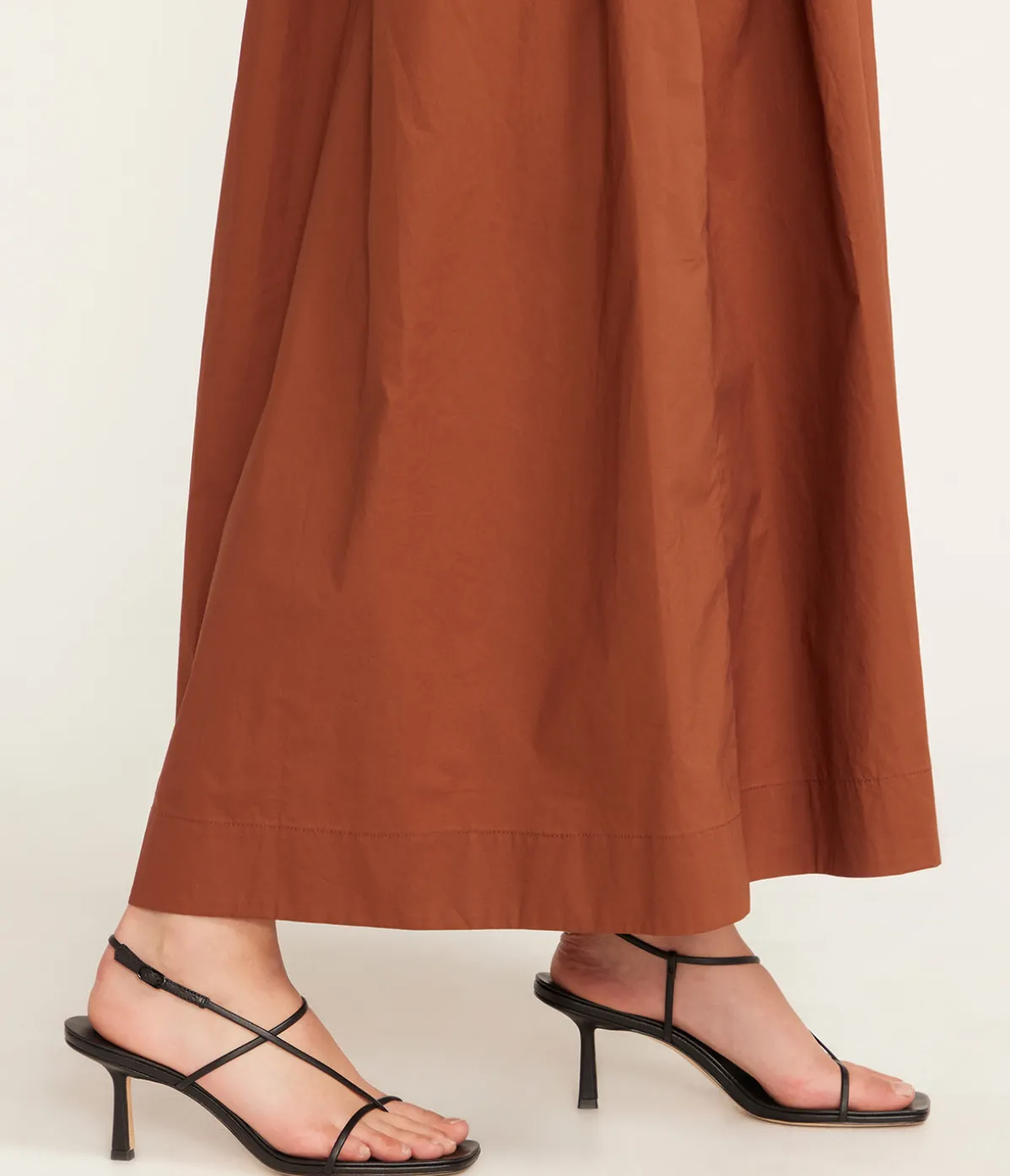 Cross Front Heel In Black