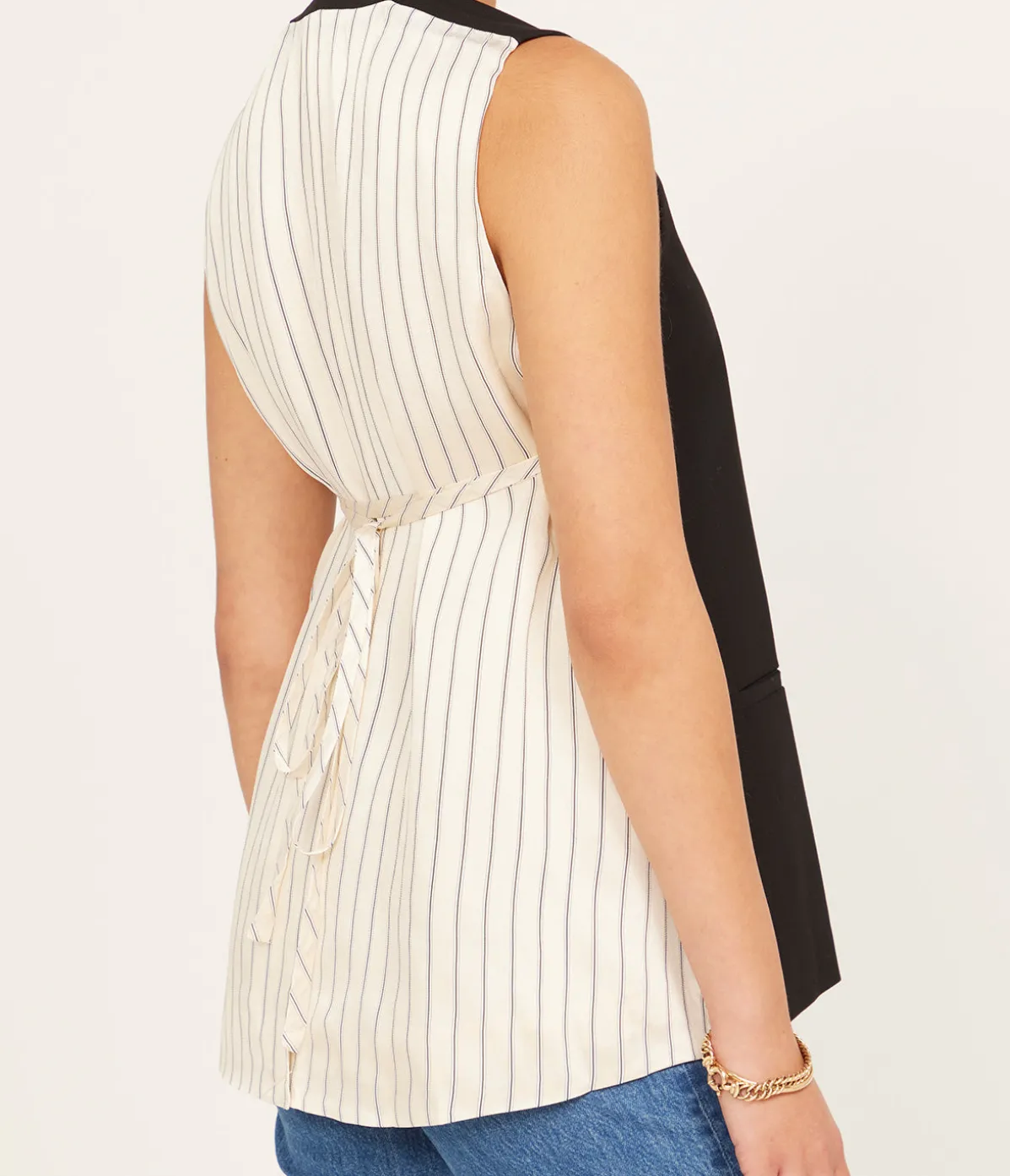 Fiore Vest In Black