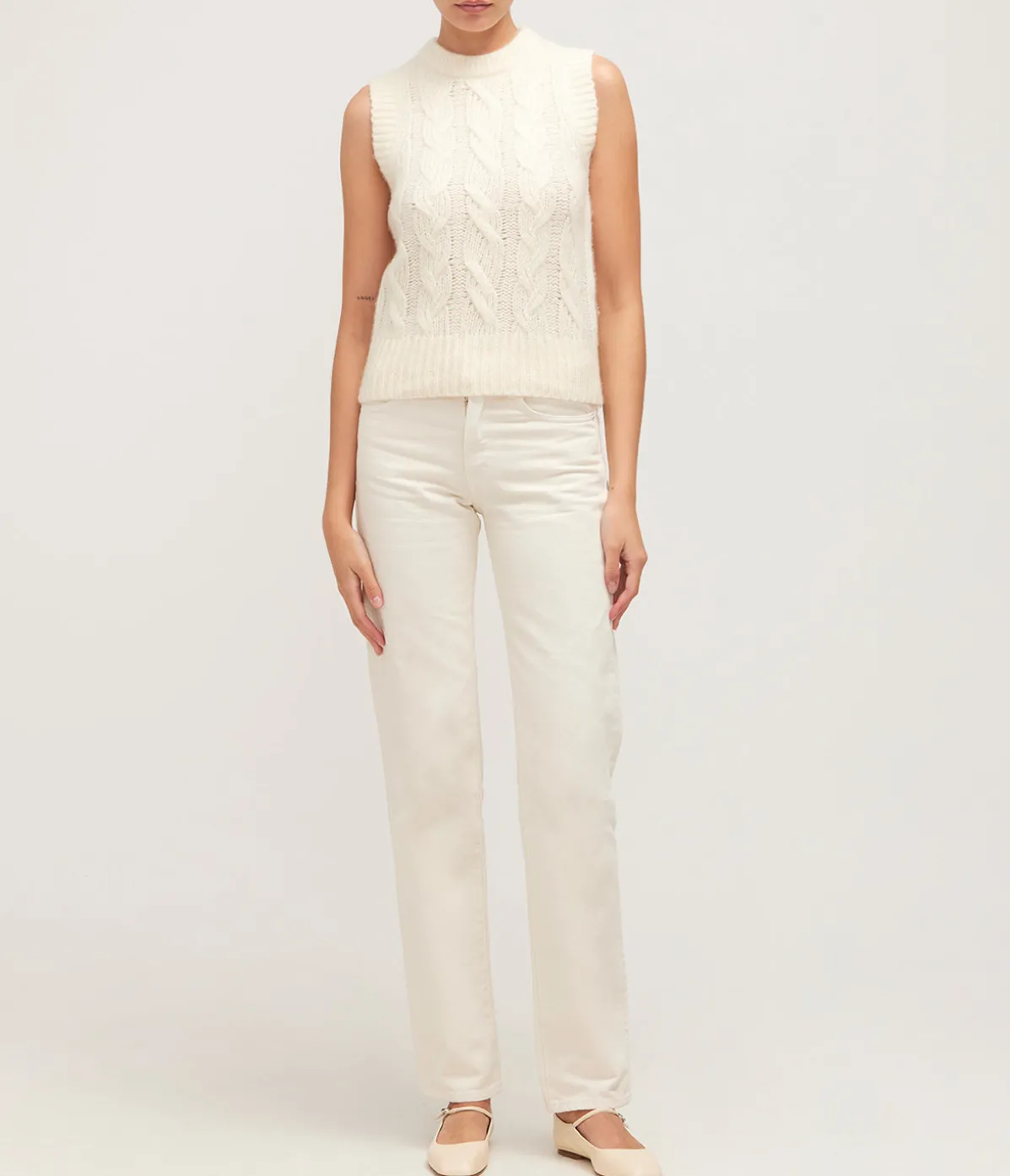 Henry Cable Vest In Off White