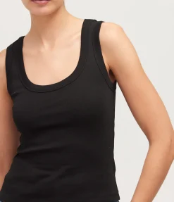 Hillie Scoop Neck Tank In Black