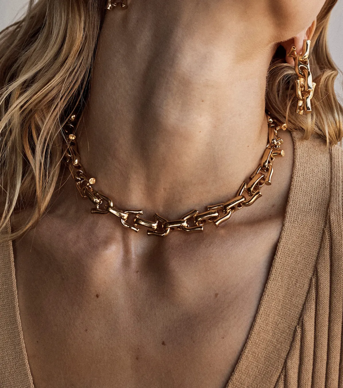 Link Statement Necklace In Gold