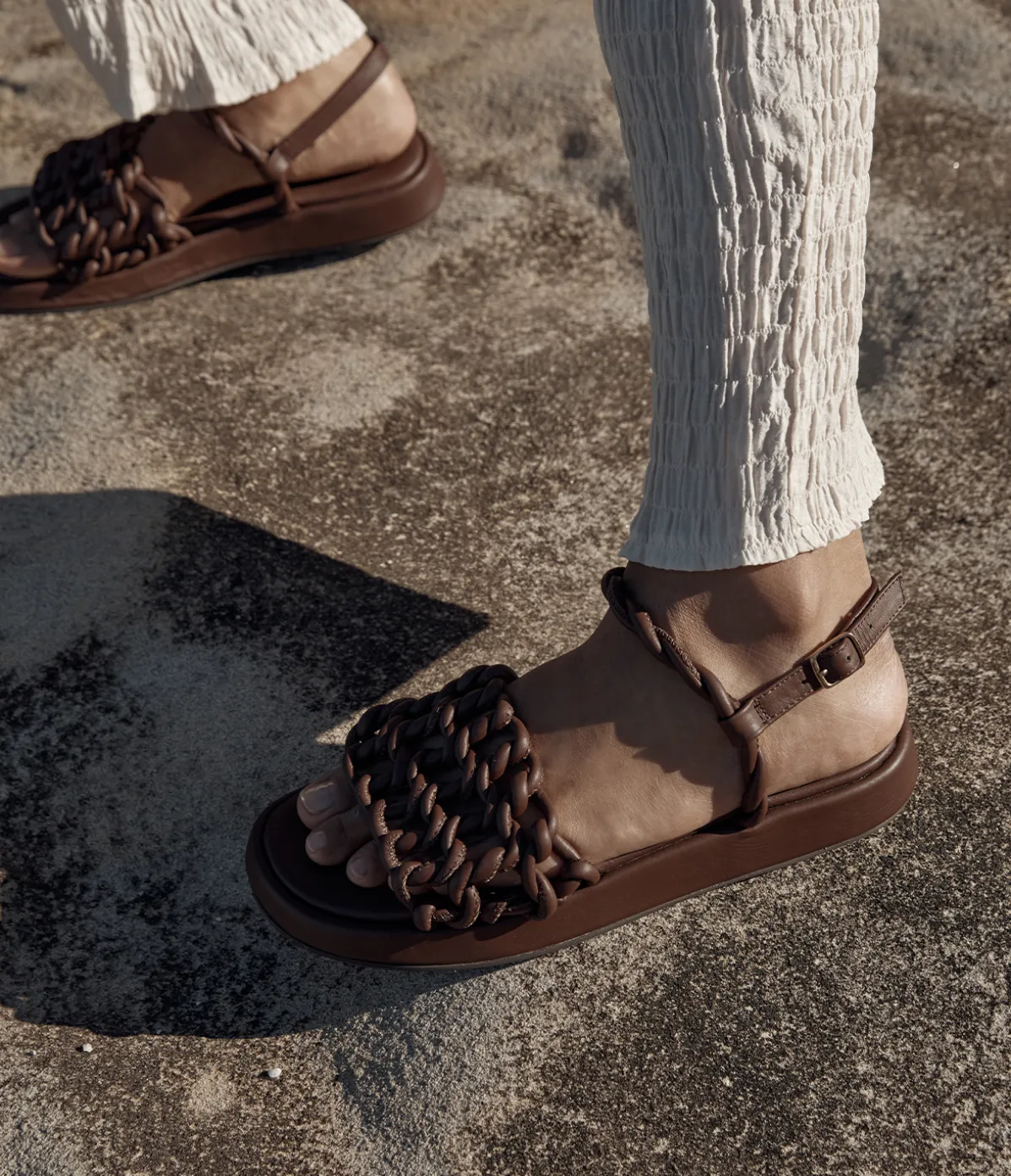 Loop Sandal In Chocolate