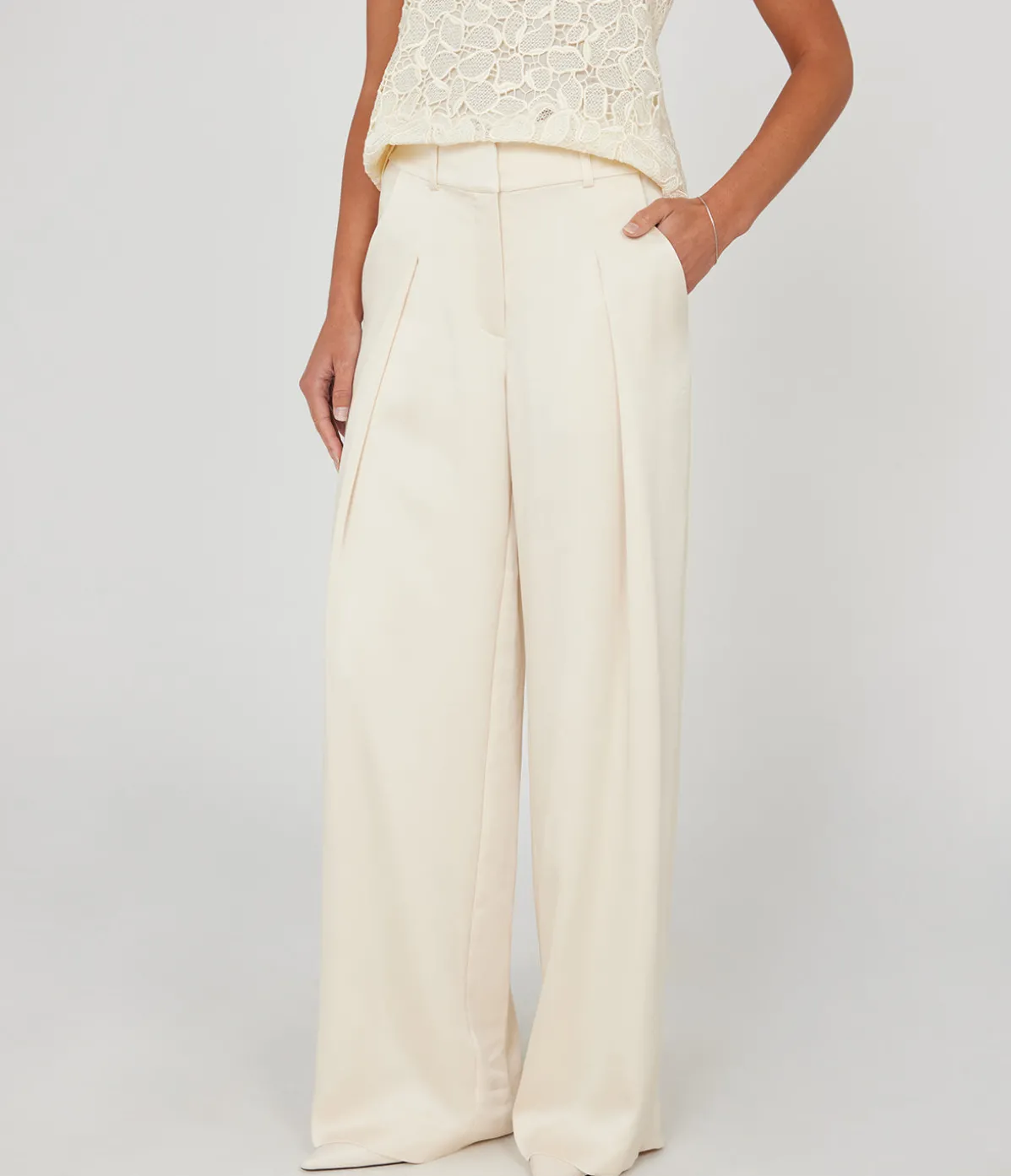 Mercer Pleated Pant In Ecru