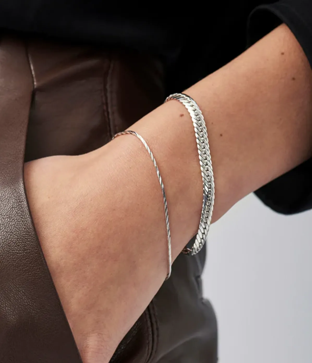 Savi Asymmetric Square Chain Bracelet In Silver