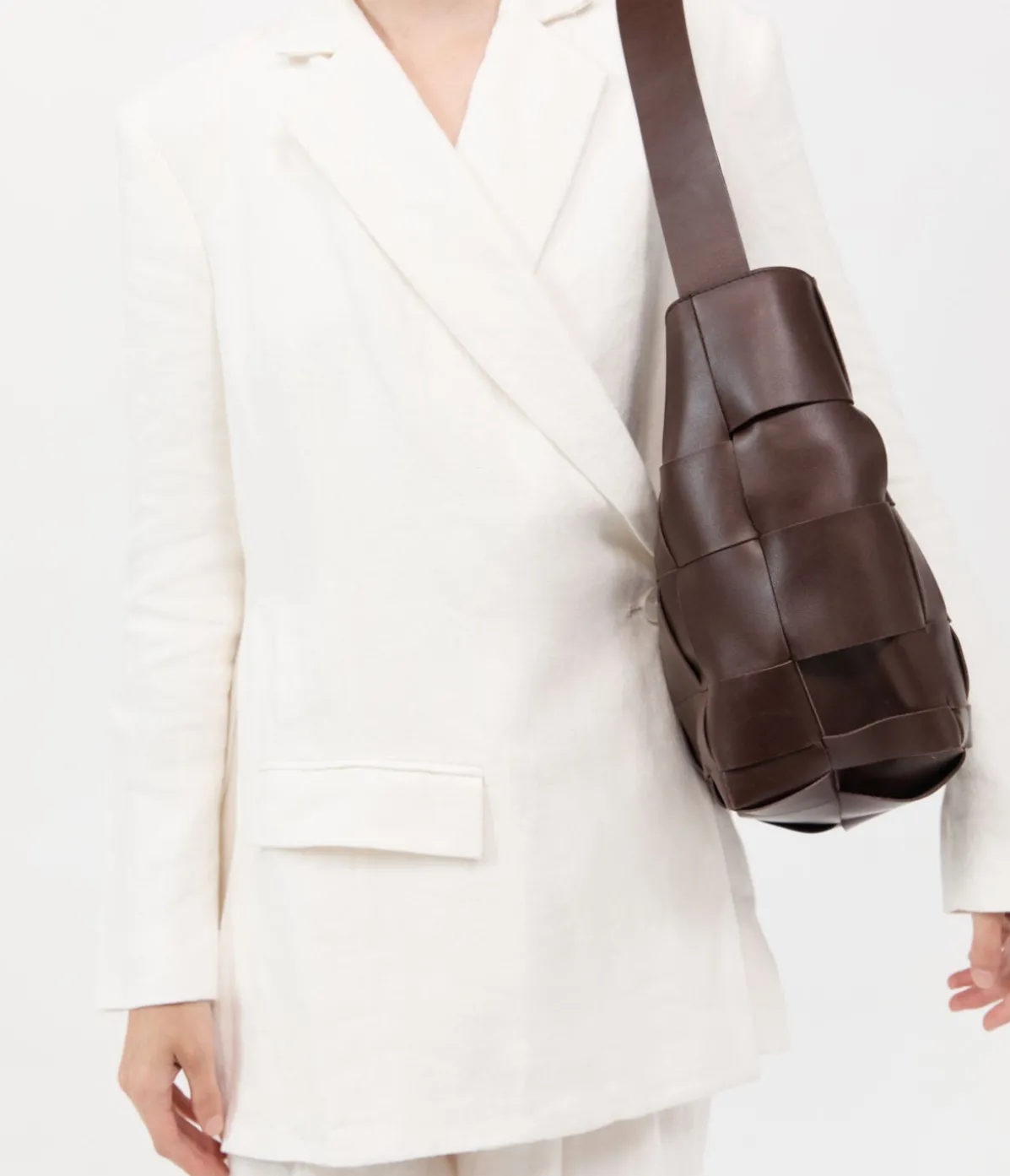 Woven Large Tote In Chocolate
